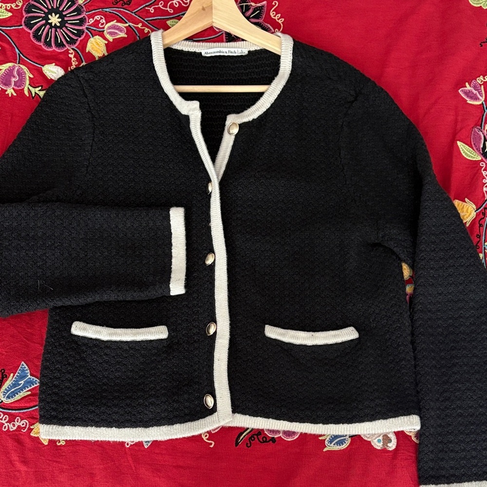 Abercrombie & Fitch Black and White Cardigan